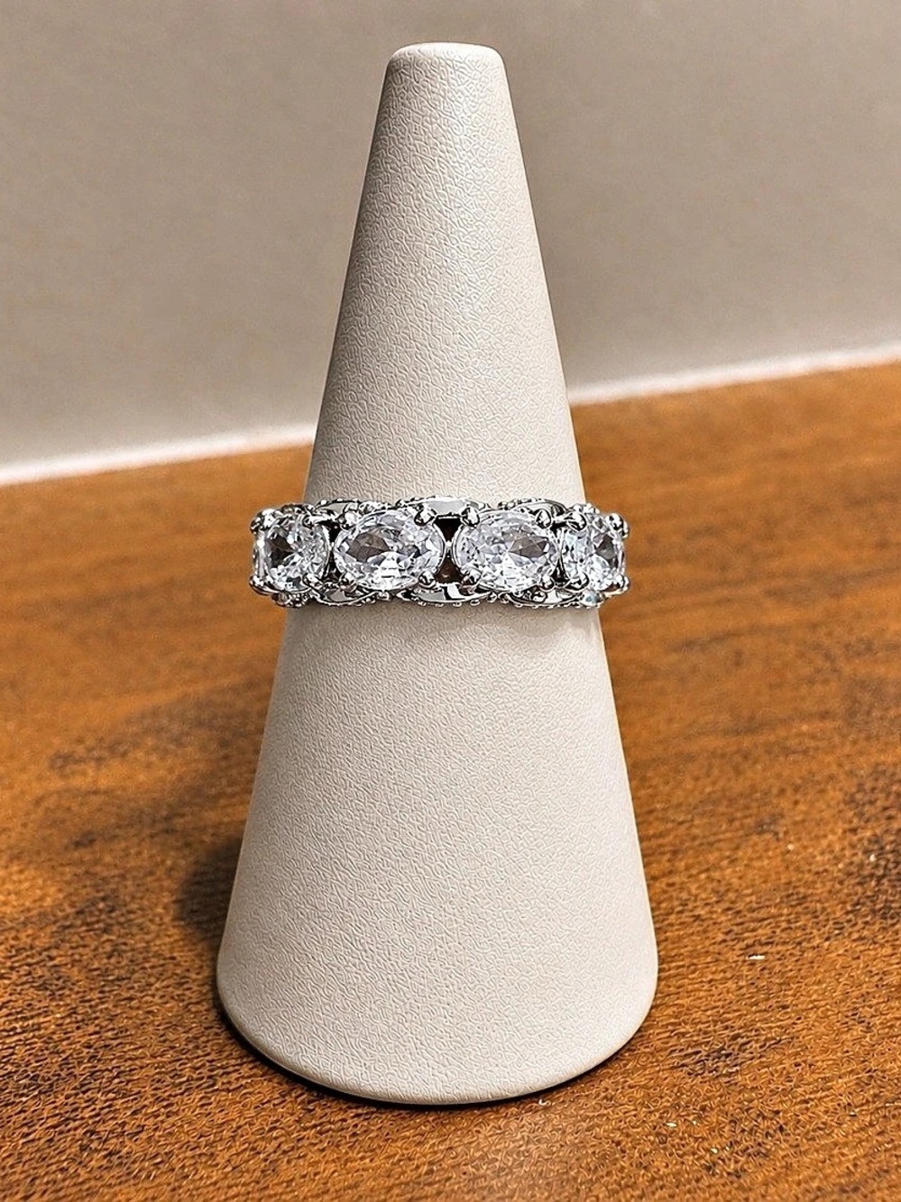 Bomb Party April Ring Never Blend In Band-Size 5